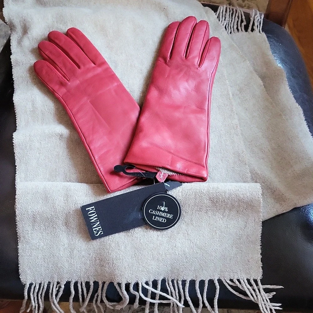 Nwt Fownes brothers leather gloves,cashmere lined, cherry,6.5